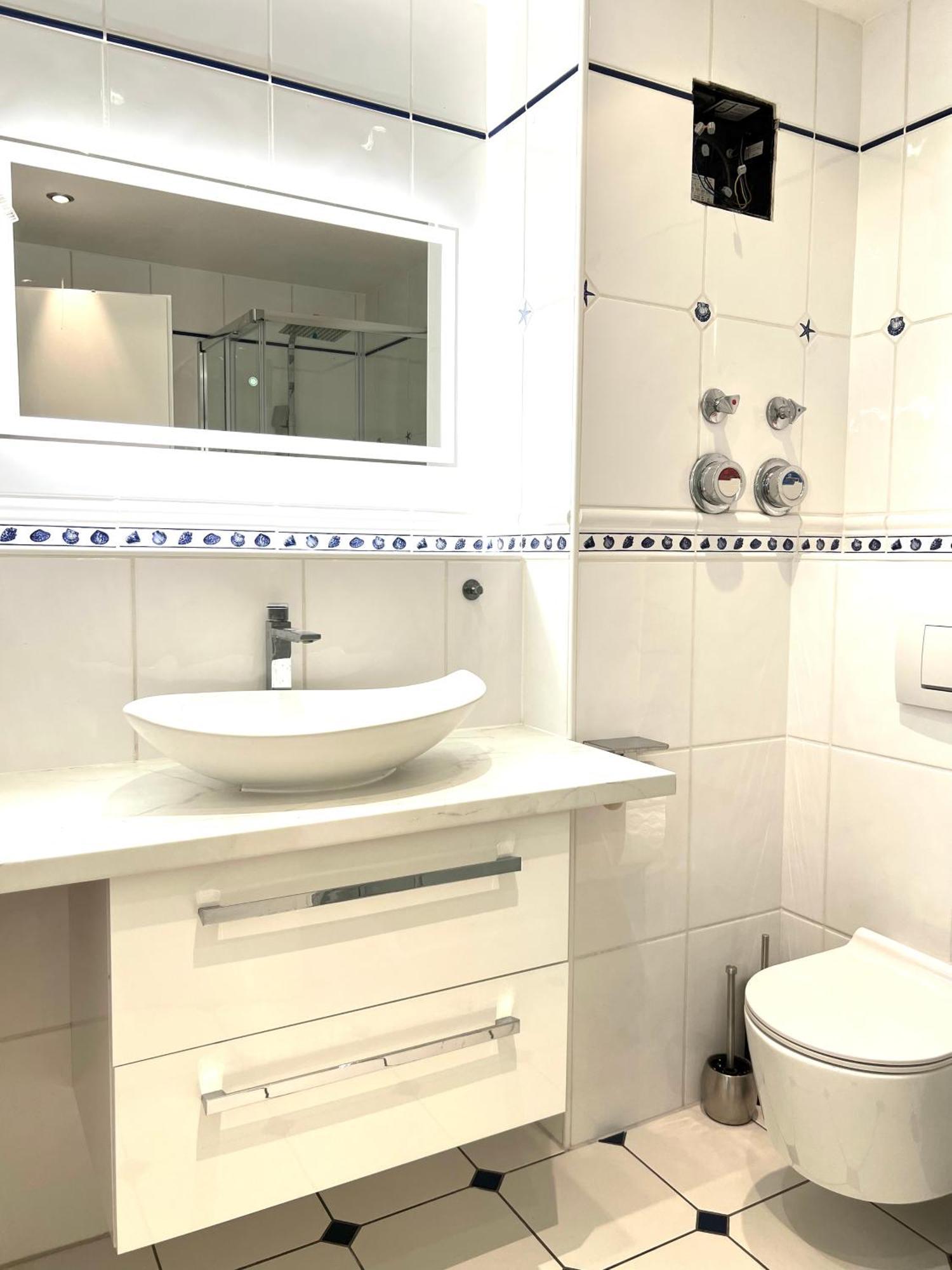 Luxus Maisonette Wohnung Am See, Wehome Premium 장크트 레온 로트 외부 사진