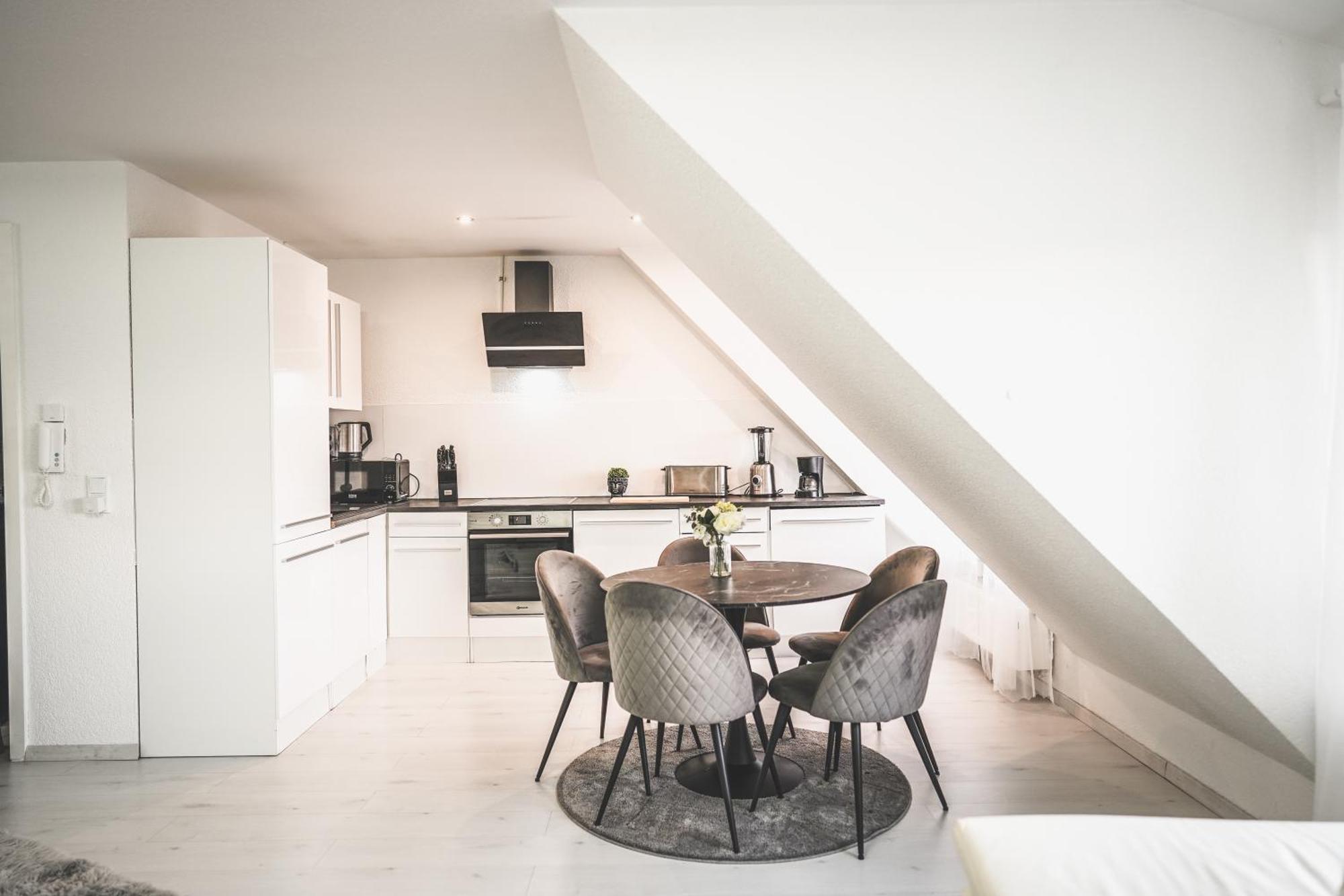 Luxus Maisonette Wohnung Am See, Wehome Premium 장크트 레온 로트 외부 사진