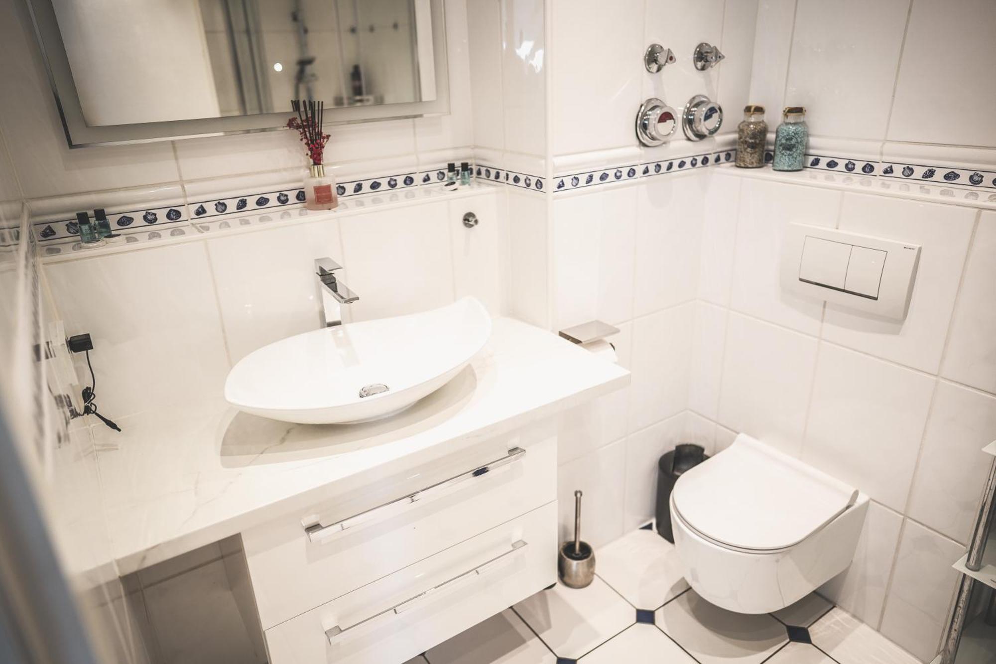 Luxus Maisonette Wohnung Am See, Wehome Premium 장크트 레온 로트 외부 사진