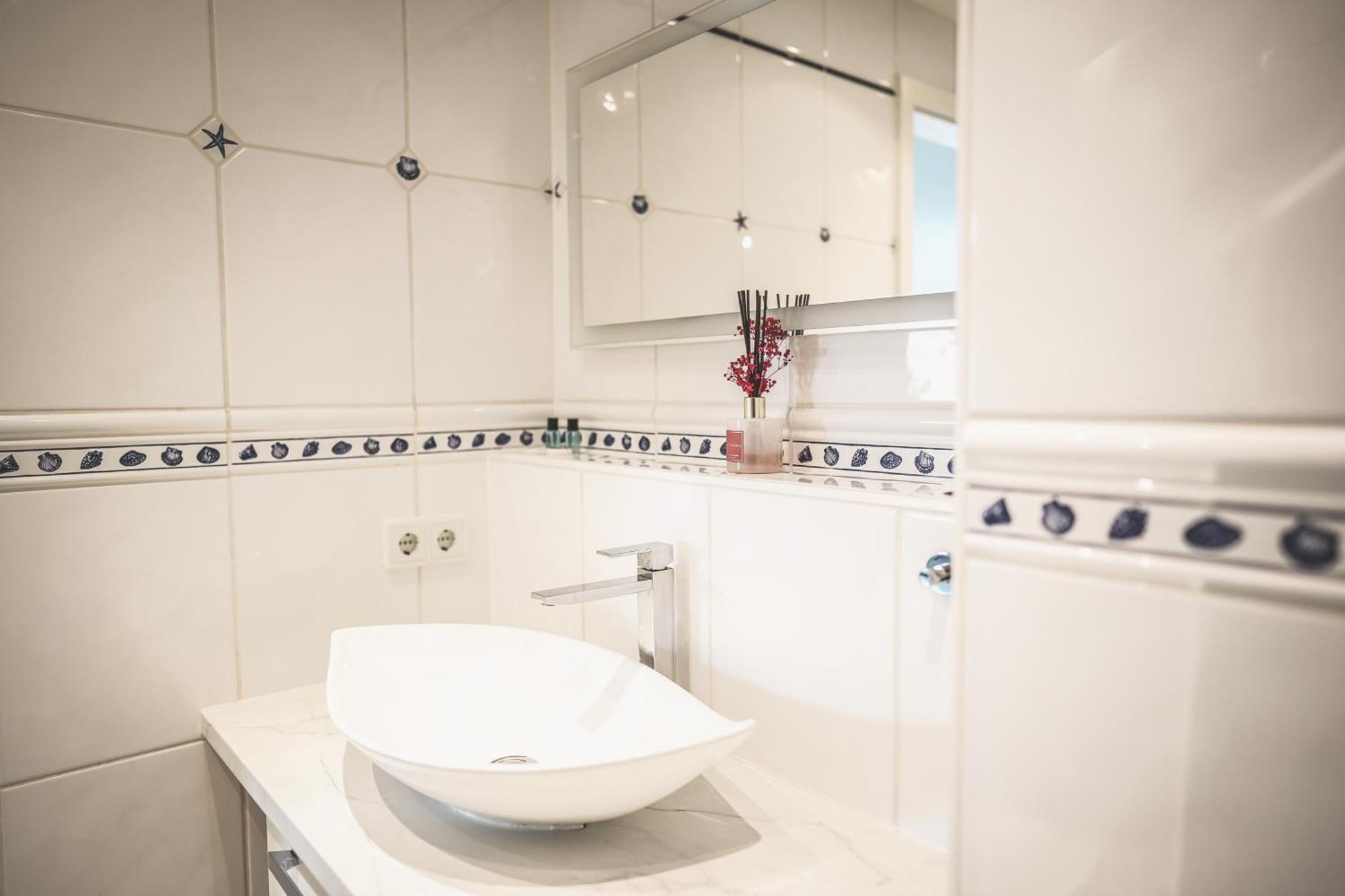 Luxus Maisonette Wohnung Am See, Wehome Premium 장크트 레온 로트 외부 사진